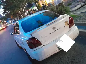 Toyota Platz 2001 White