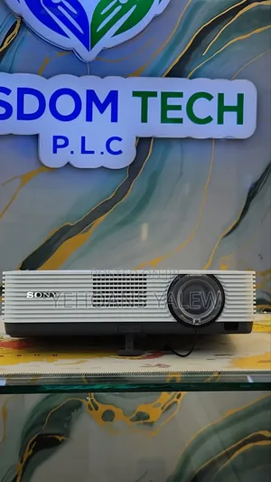 New Arrival Sony VPL-Dx221 Projector 1 Piece Remains