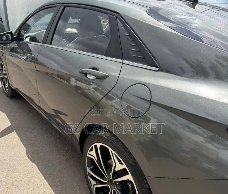 Hyundai Avante 2021 Gray