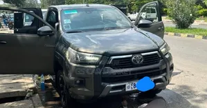 Toyota Hilux 2021 Gray