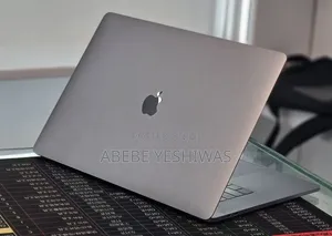 New Laptop Apple MacBook Pro 2018 32GB Intel Core i7 SSD 1T