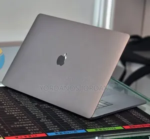 Laptop Apple MacBook Pro 2018 32GB Intel Core i7 SSD 1T