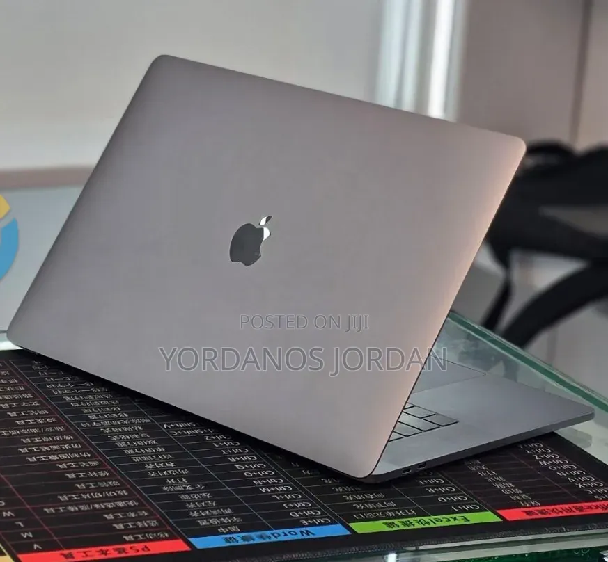 Laptop Apple MacBook Pro 2018 32GB Intel Core i7 SSD 1T