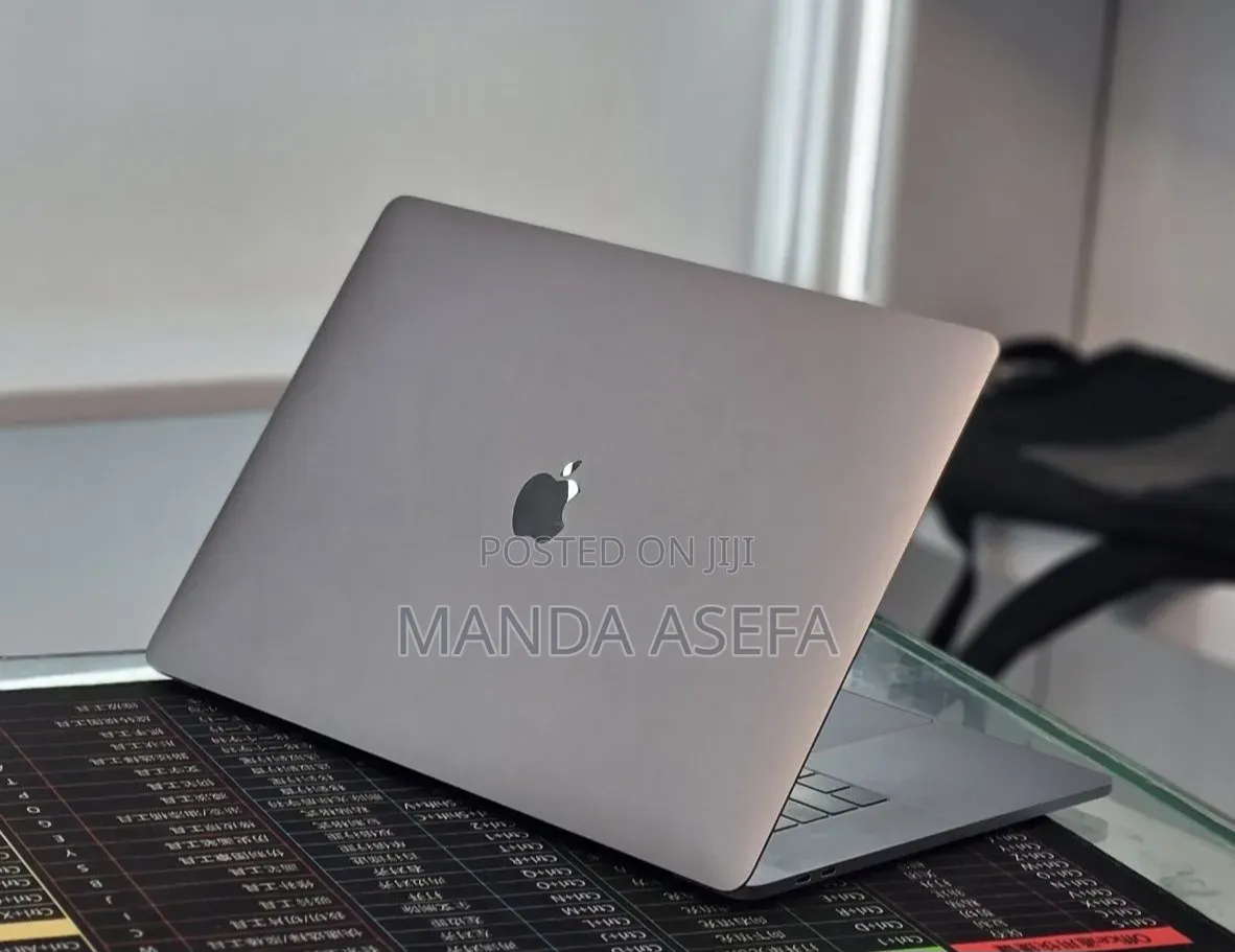 New Laptop Apple MacBook Pro 2018 32GB Intel Core i7 SSD 1T