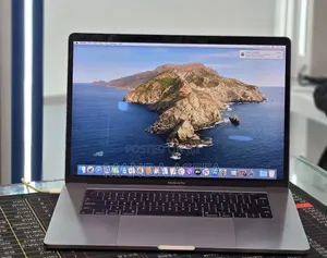 New Laptop Apple MacBook Pro 2018 32GB Intel Core i7 SSD 1T