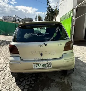 Toyota Vitz 2004 Gold