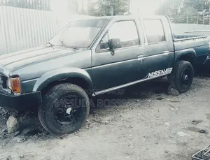 Nissan Pick-Up 1994 Gray