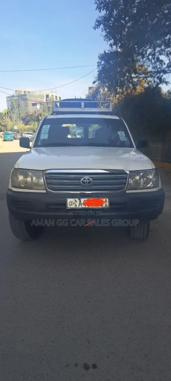 Toyota Land Cruiser 2007 White