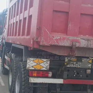 Dump Truck 2023