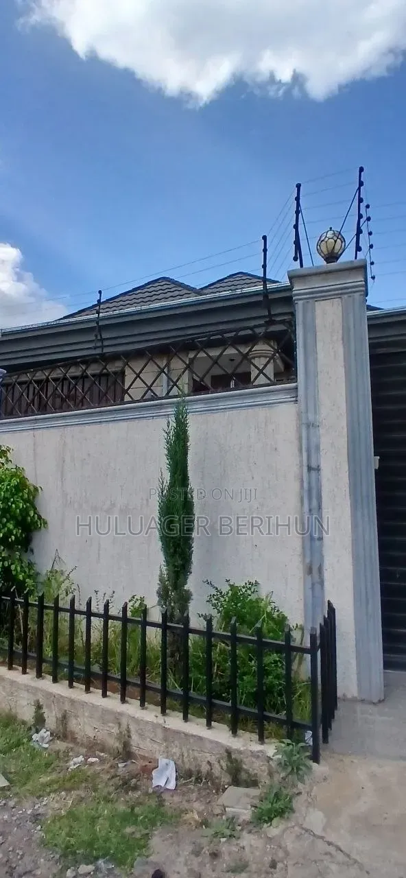 3bdrm House in Akaky Kaliti for sale