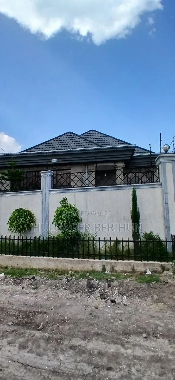 3bdrm House in Akaky Kaliti for sale