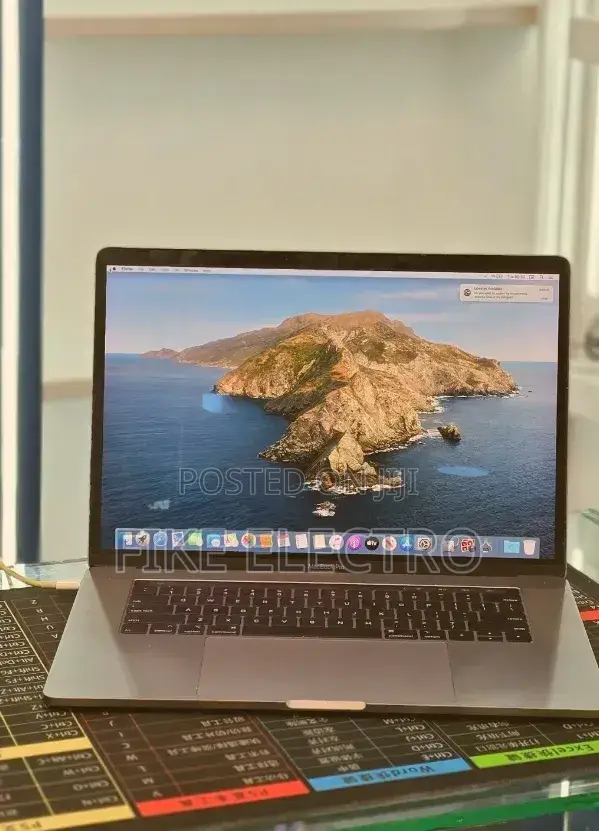 New Laptop Apple MacBook Pro 2018 32GB Intel Core i7 SSD 1T