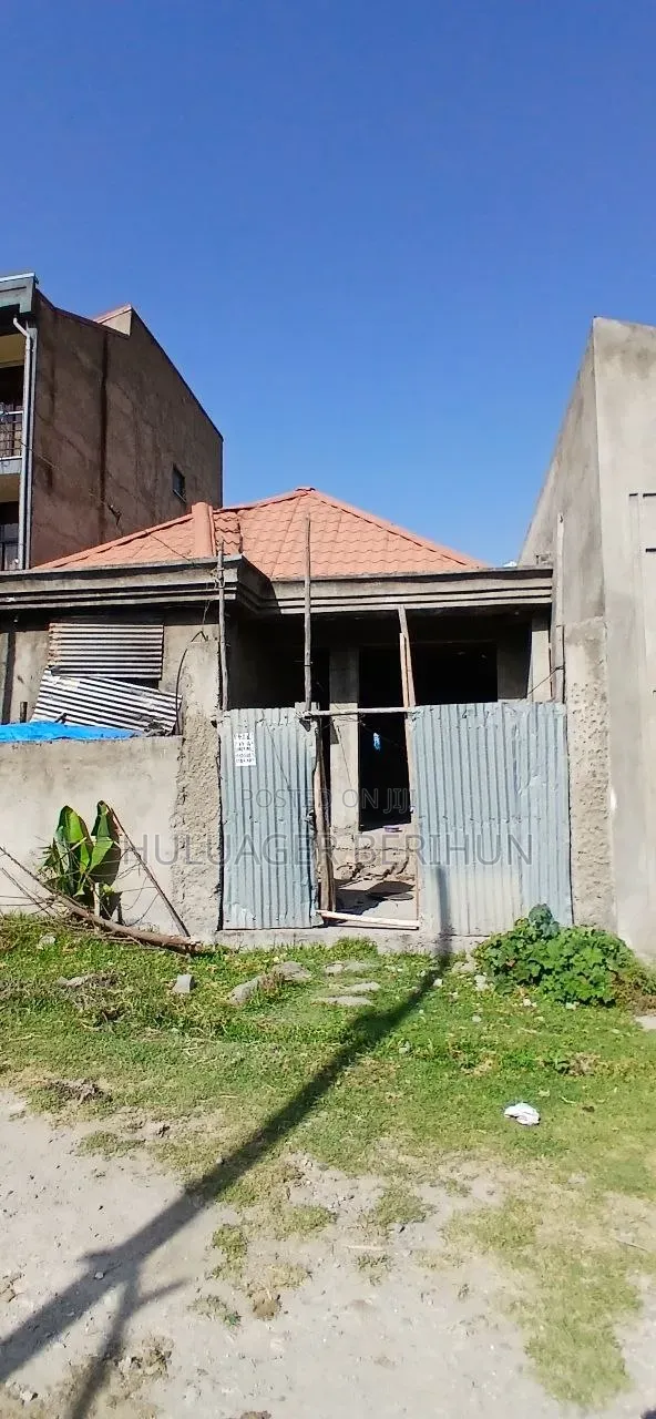 3bdrm Villa in Akaky Kaliti for sale