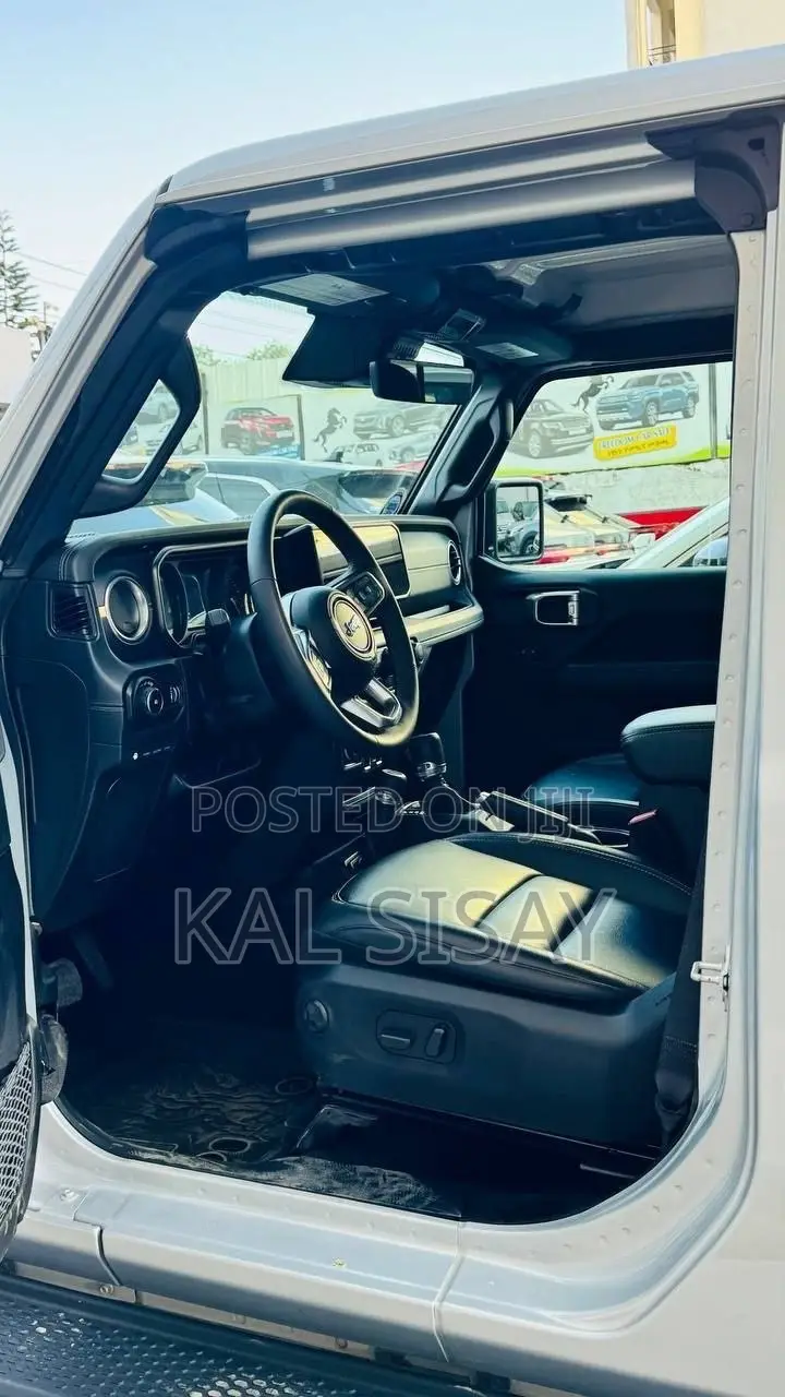 Jeep Wrangler 2023 Silver