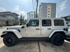 Jeep Wrangler 2023 Silver