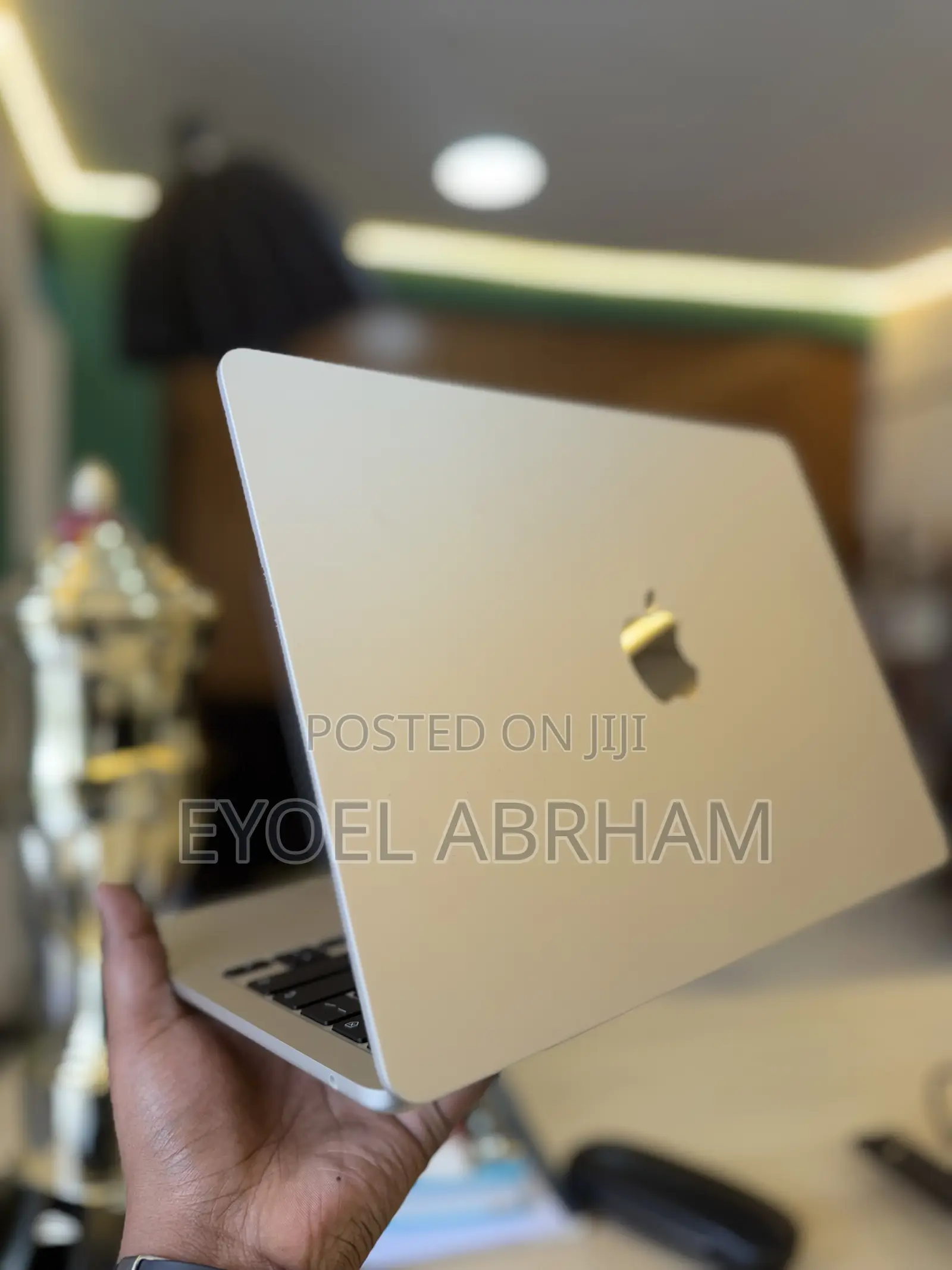 New Laptop Apple MacBook 16GB Apple M5 SSD 512GB