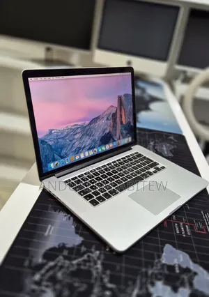 New Laptop Apple MacBook Pro 2015 16GB Intel Core i7 SSD 256GB