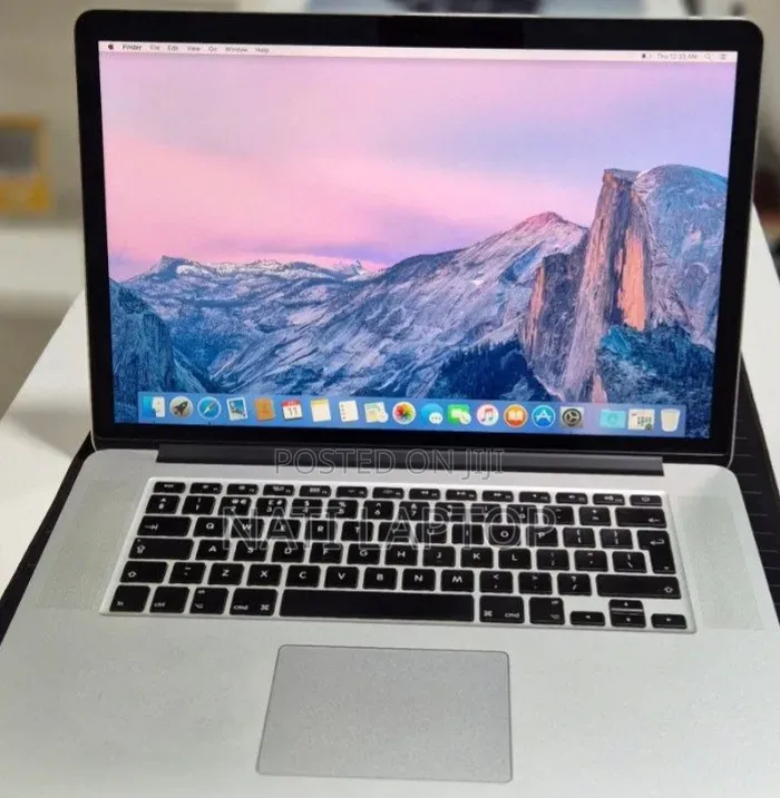 New Laptop Apple MacBook Pro 2015 16GB Intel Core i7 SSD 256GB