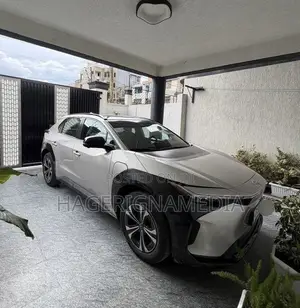 Toyota bZ4X 2023 Silver