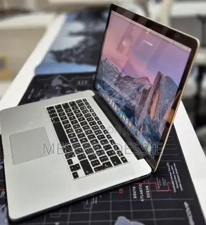 New Laptop Apple MacBook Pro 2015 16GB Intel Core i7 SSD 256GB