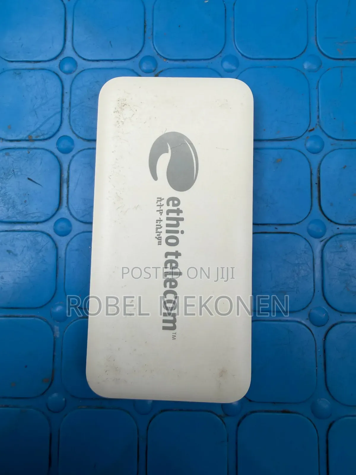 Huawei Hb434666rbc Rechargeable Mobile Wi-Fi Router.