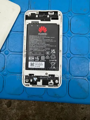Huawei Hb434666rbc Rechargeable Mobile Wi-Fi Router.