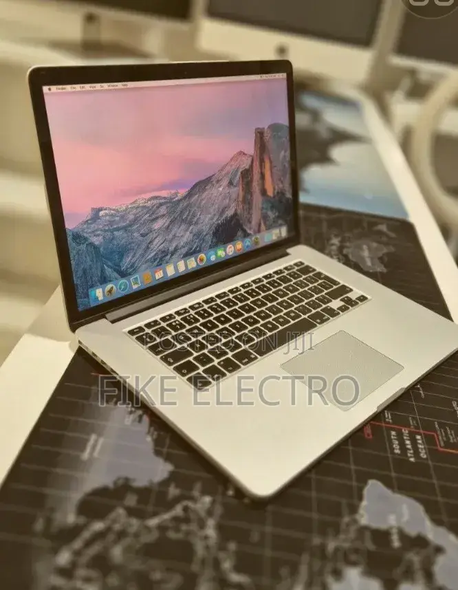Laptop Apple MacBook Pro 2015 16GB Intel Core i7 SSD 256GB