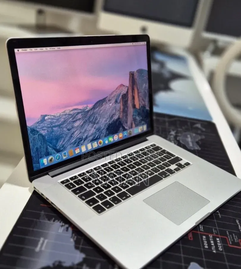New Laptop Apple MacBook Pro 2015 16GB Intel Core i7 SSD 256GB