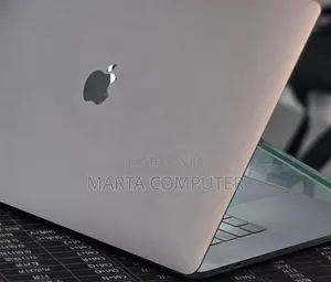 New Laptop Apple MacBook Pro 2018 32GB Intel Core i7 SSD 1T