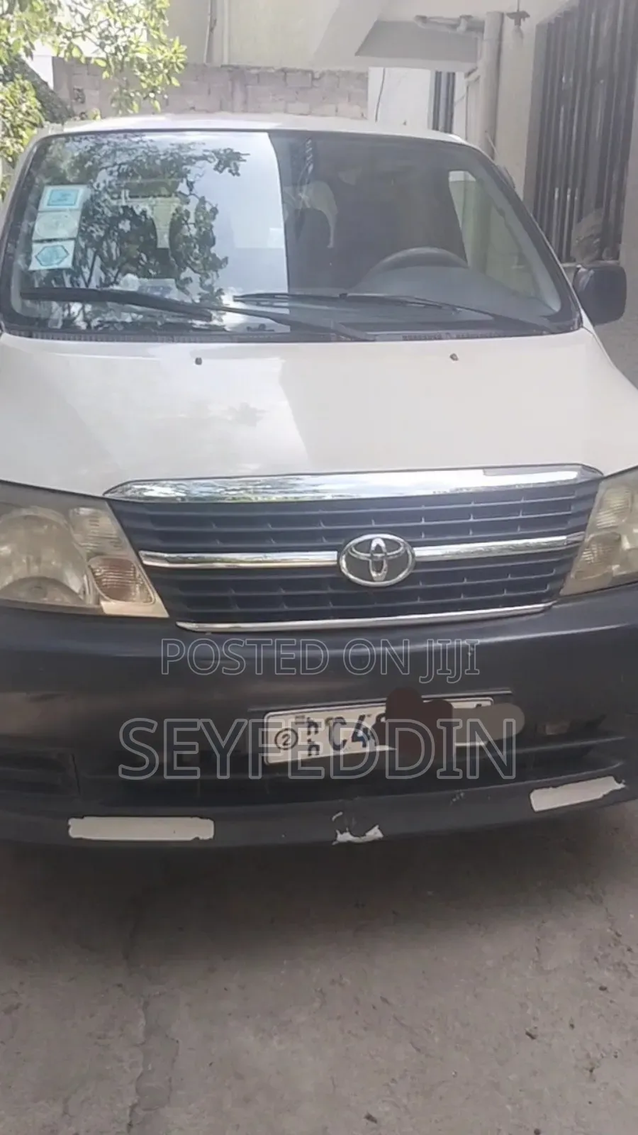 Toyota HiAce 2010 White