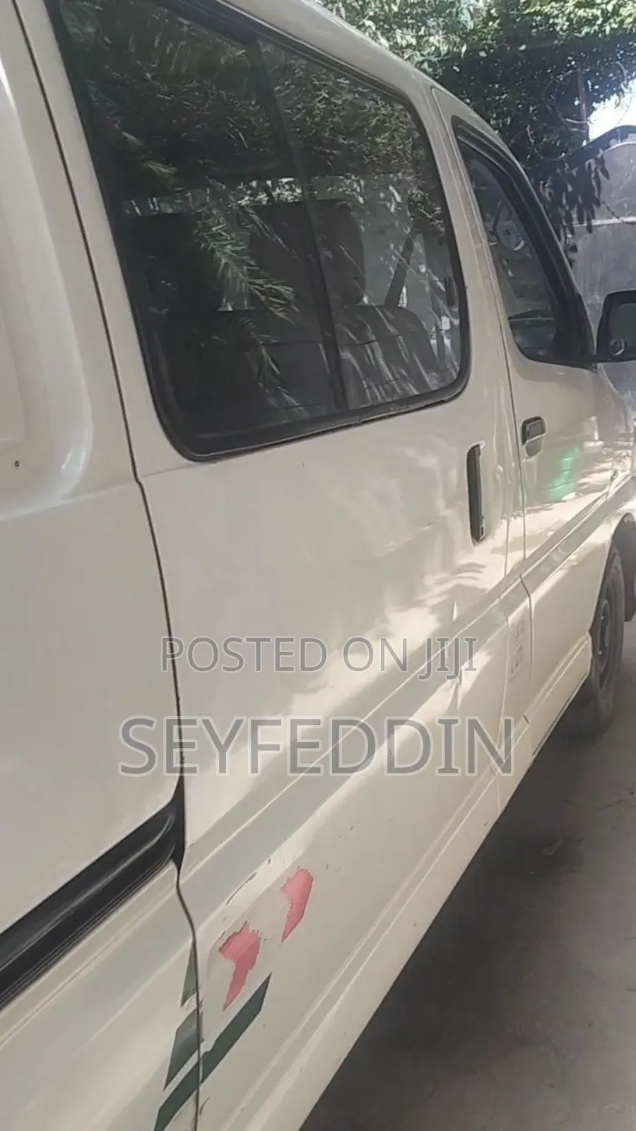 Toyota HiAce 2010 White