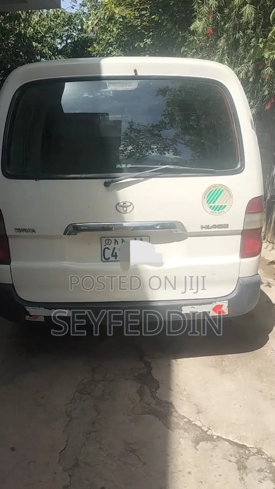 Toyota HiAce 2010 White
