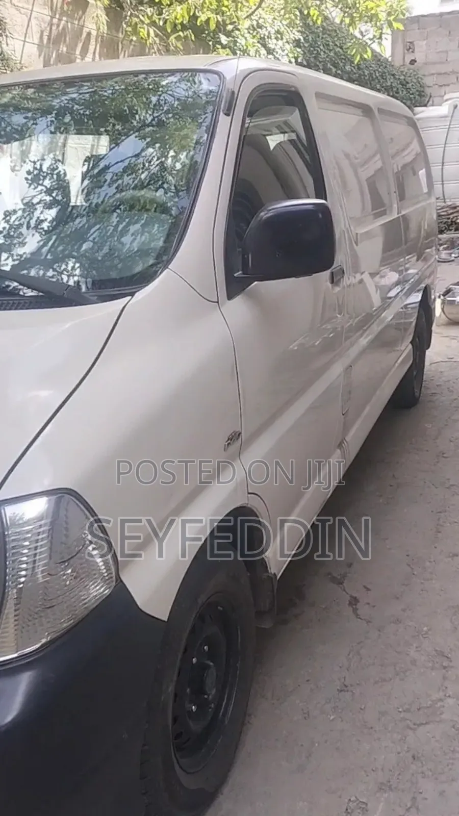 Toyota HiAce 2010 White