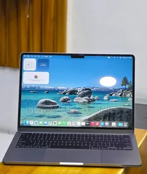 New Laptop Apple MacBook Air 2022 M2 8GB Apple M2 SSD 256GB