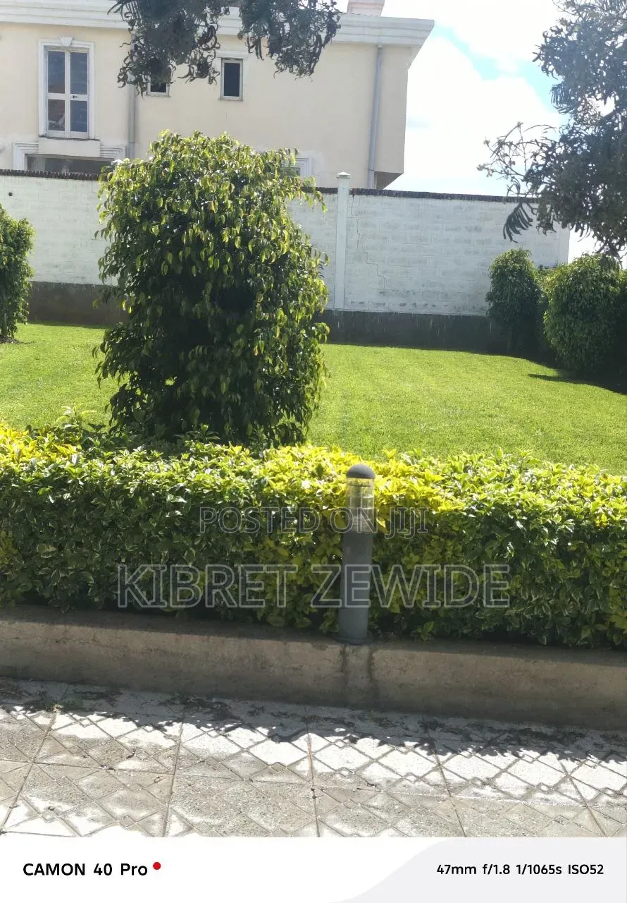 Furnished 6bdrm House in Kibert Zewdie, Yeka for sale