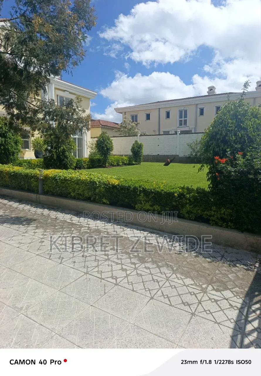 Furnished 6bdrm House in Kibert Zewdie, Yeka for sale