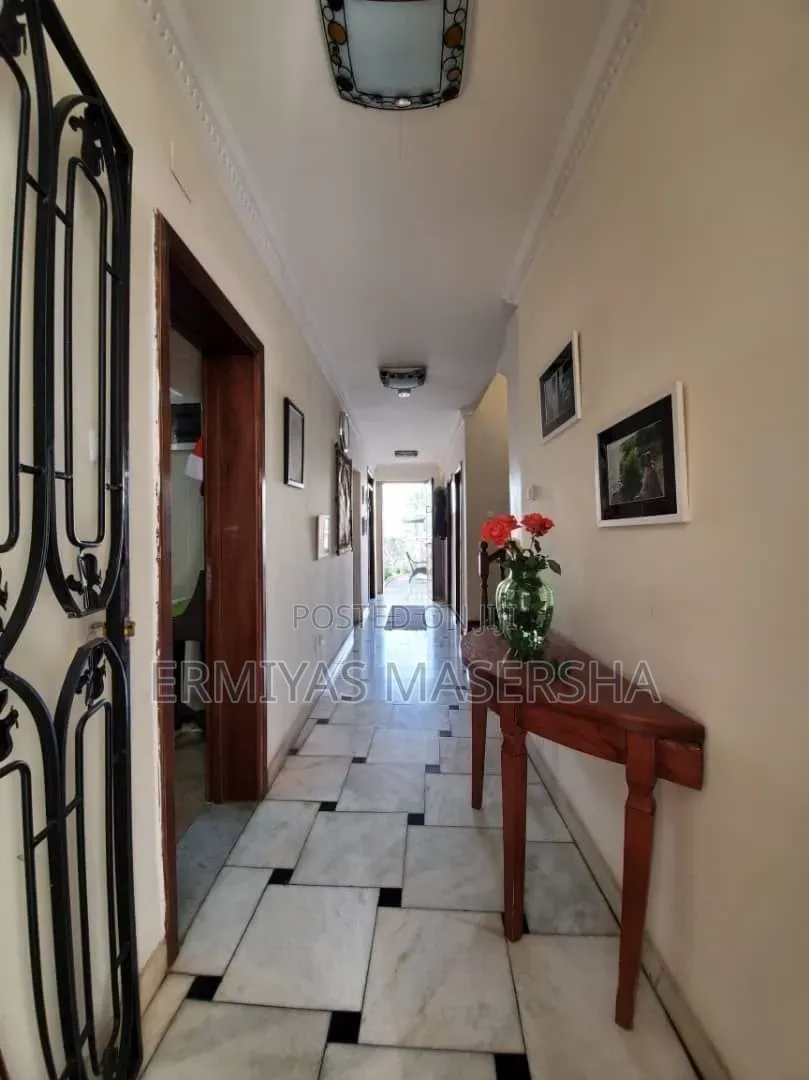 Furnished 6bdrm House in Yeka for sale