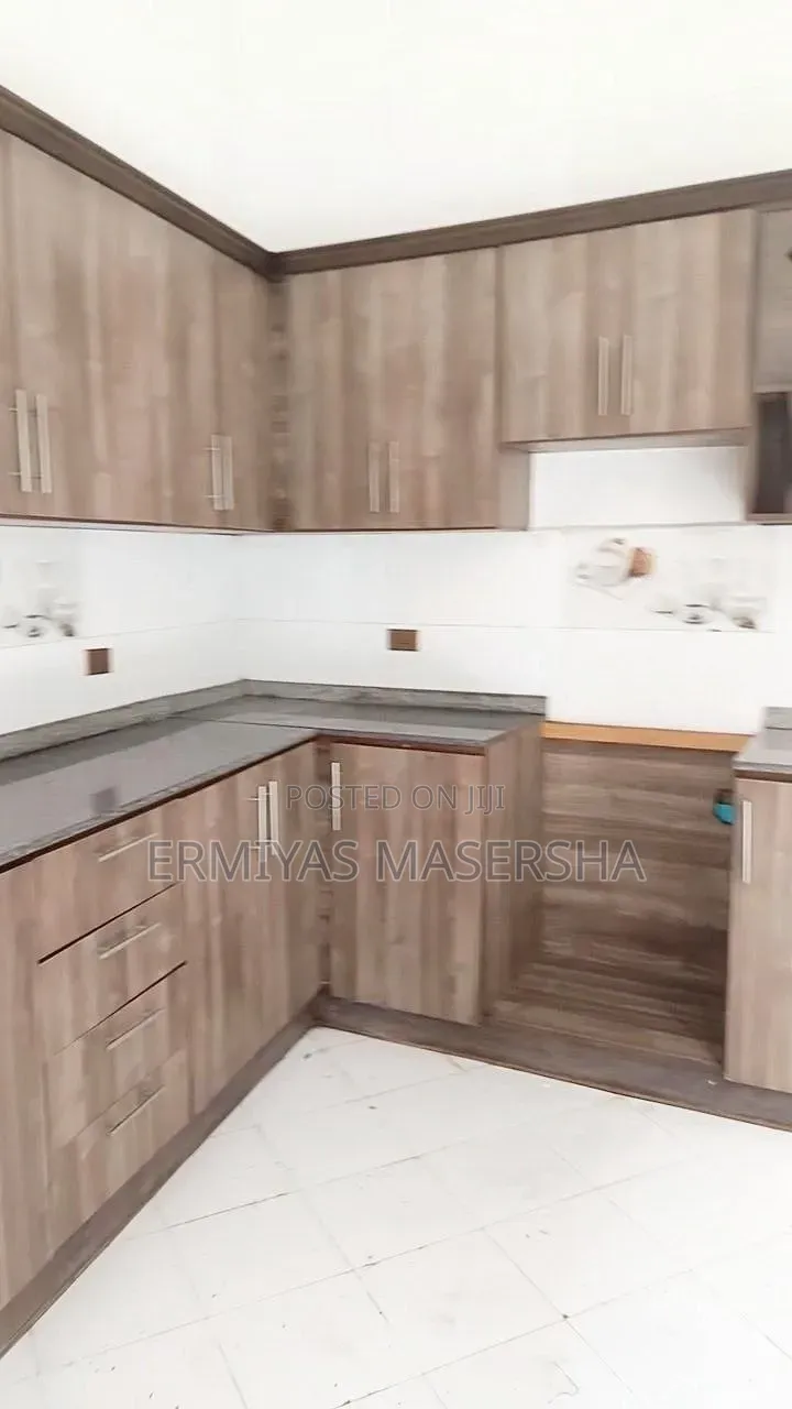Furnished 6bdrm Villa in Yeka for sale