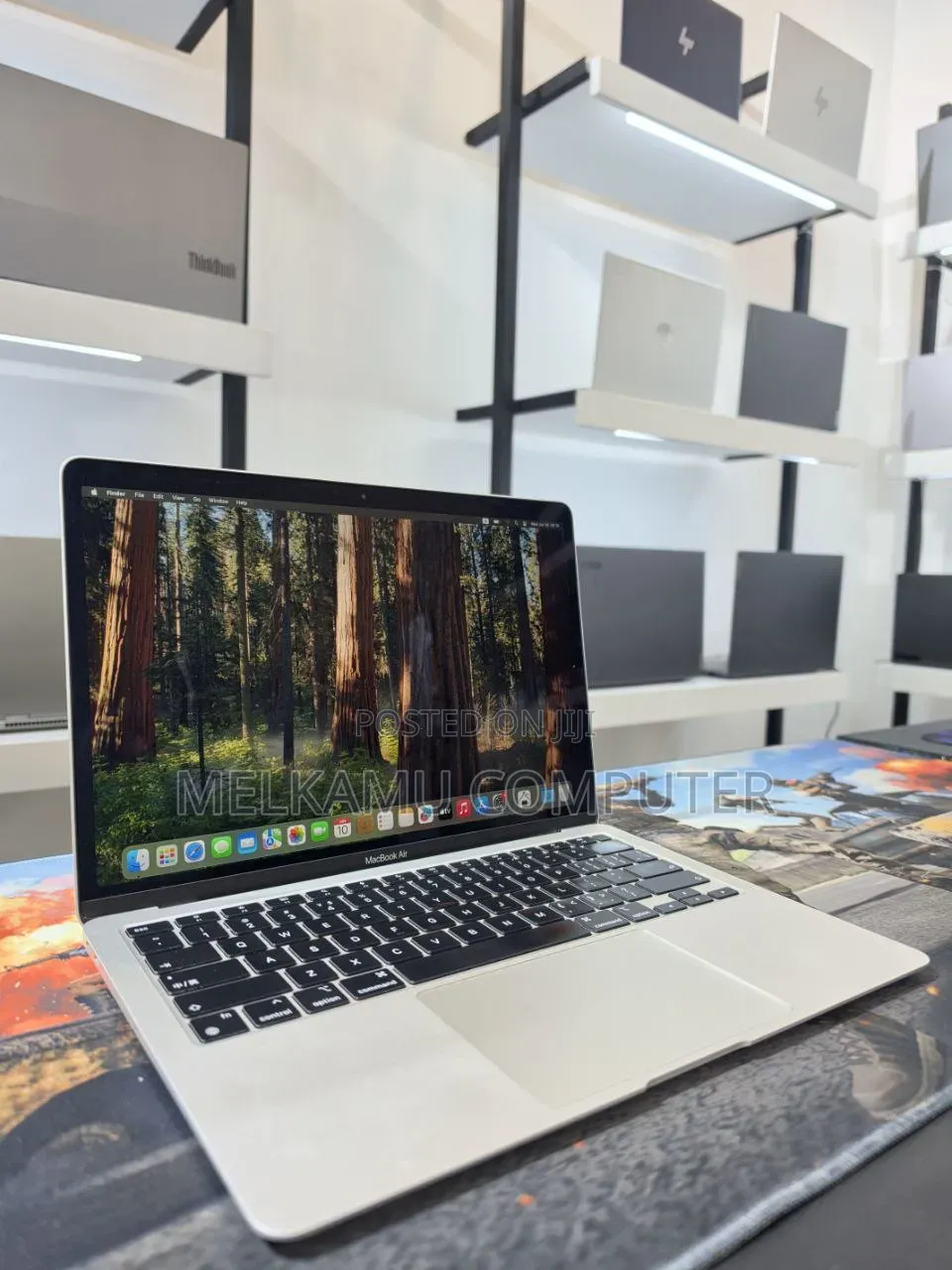 New Laptop Apple MacBook Air 8GB Apple M1 SSD 256GB