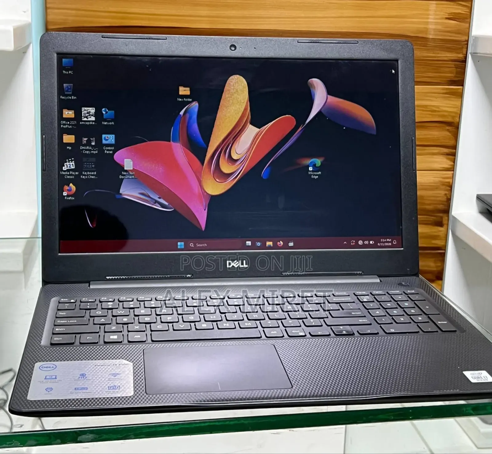 New Laptop Dell Inspiron 15 8GB Intel Core i7 SSD 256GB