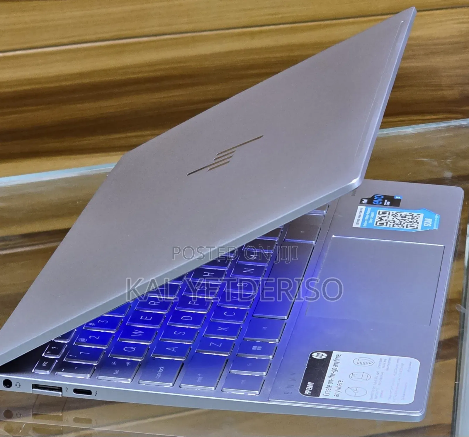 New Laptop HP Envy X360 8GB Intel Core i5 SSD 256GB