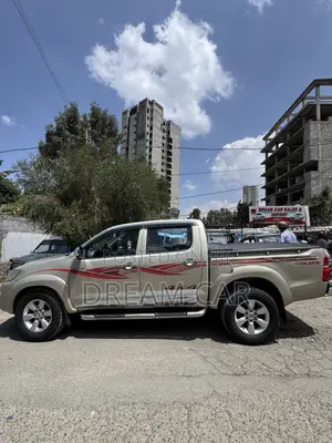 Toyota Hilux 2015 Brown