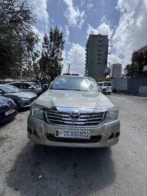 Toyota Hilux 2015 Brown