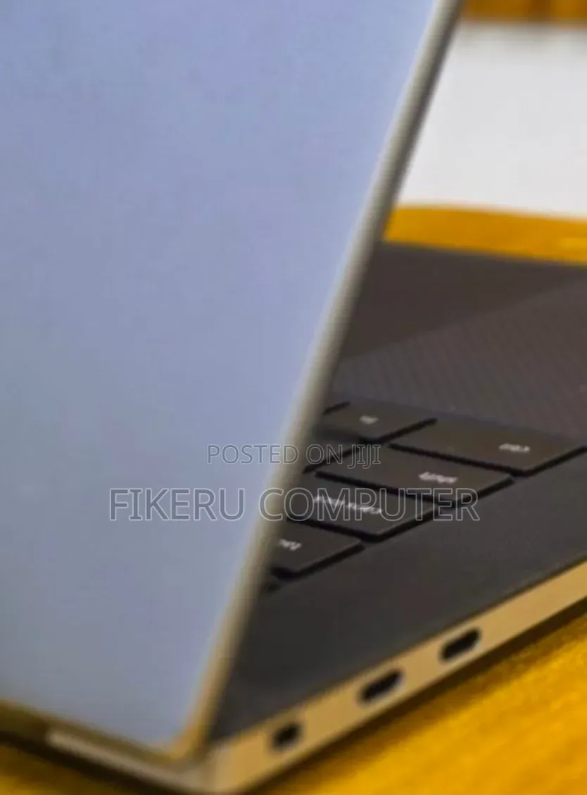 New Laptop Dell Precision 5560 16GB Intel Core i7 SSD 512GB