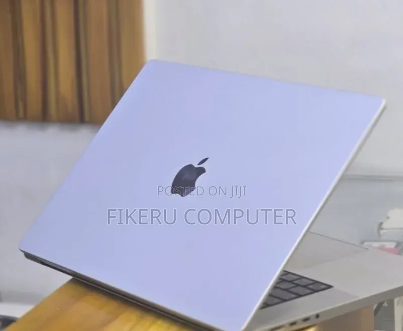 New Laptop Apple MacBook Pro 2021 M1 32GB Apple M1 Pro SSD 512GB