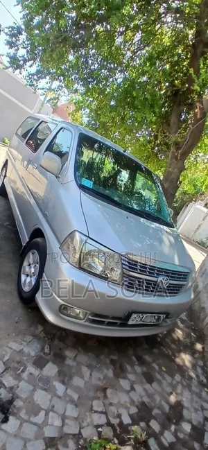 Toyota HiAce 2010 Silver