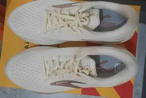 Brand Shoe Brooks Very Comfortable
