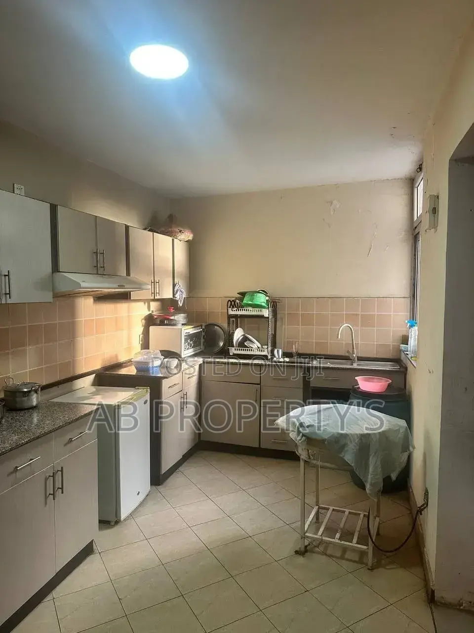 Furnished 3bdrm Apartment in መስቀል ፍላወር, Kirkos for sale