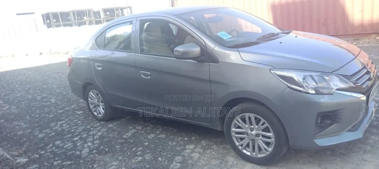 Mitsubishi Attrage 2021 Silver