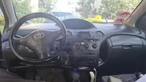 Toyota Vitz 2005 Gray